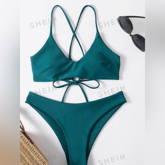 Bikini - Picture 2 of 2